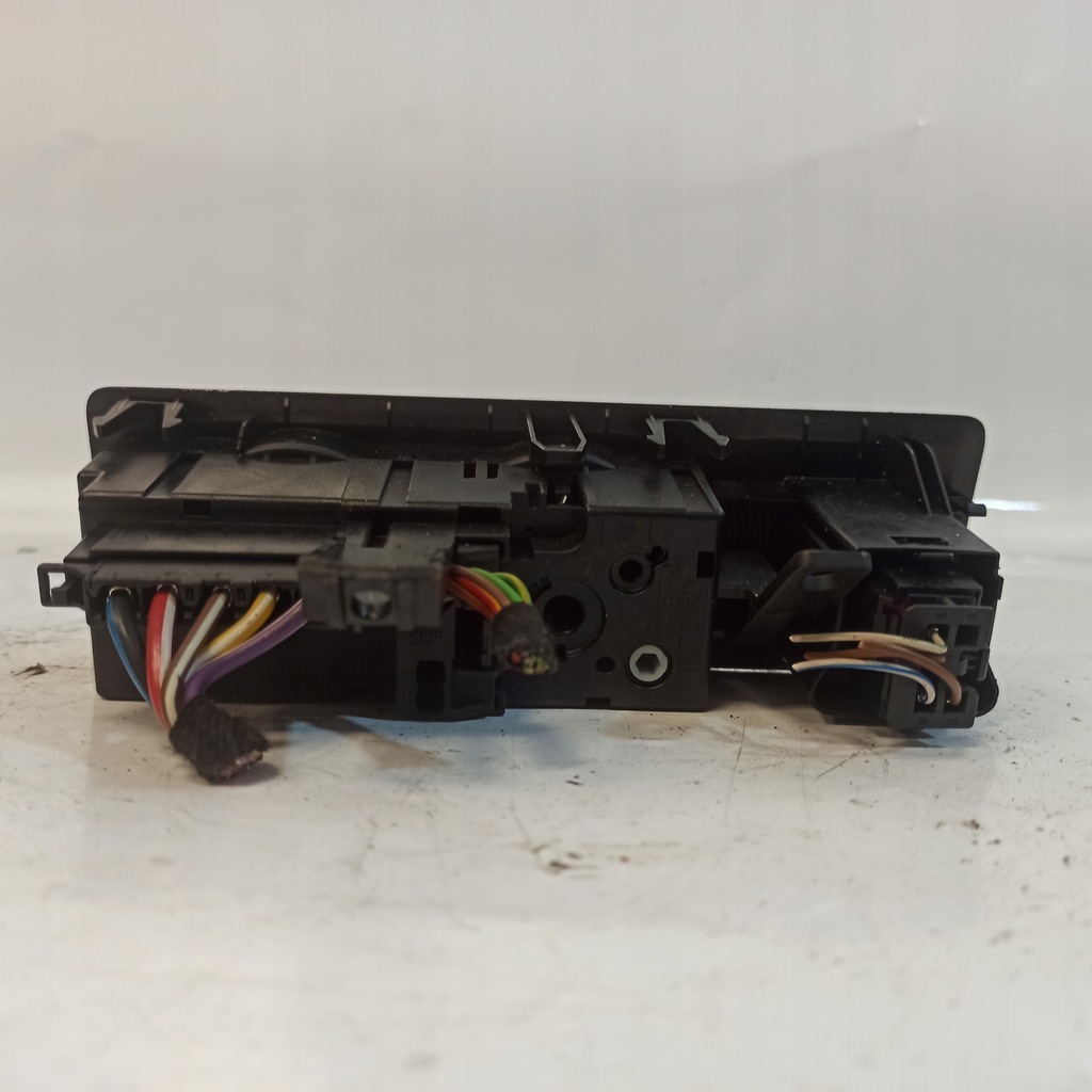 фото №7, Volkswagen transporter t5 панель керування повітропровід задня 7e0919158