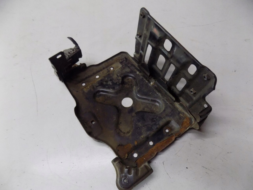 фото №1, Suzuki sx4 06-12 1.9 4x4 основание аккумулятор