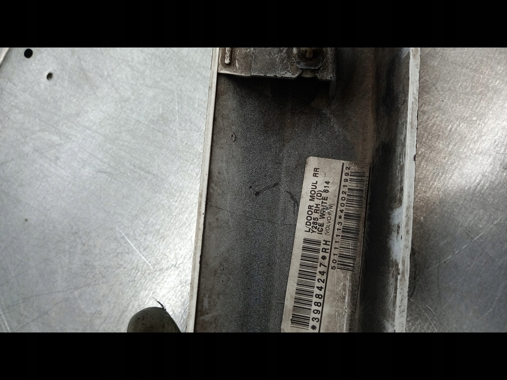 фото №11, Молдинг дверь правый задняя volvo s80 v70 39884247