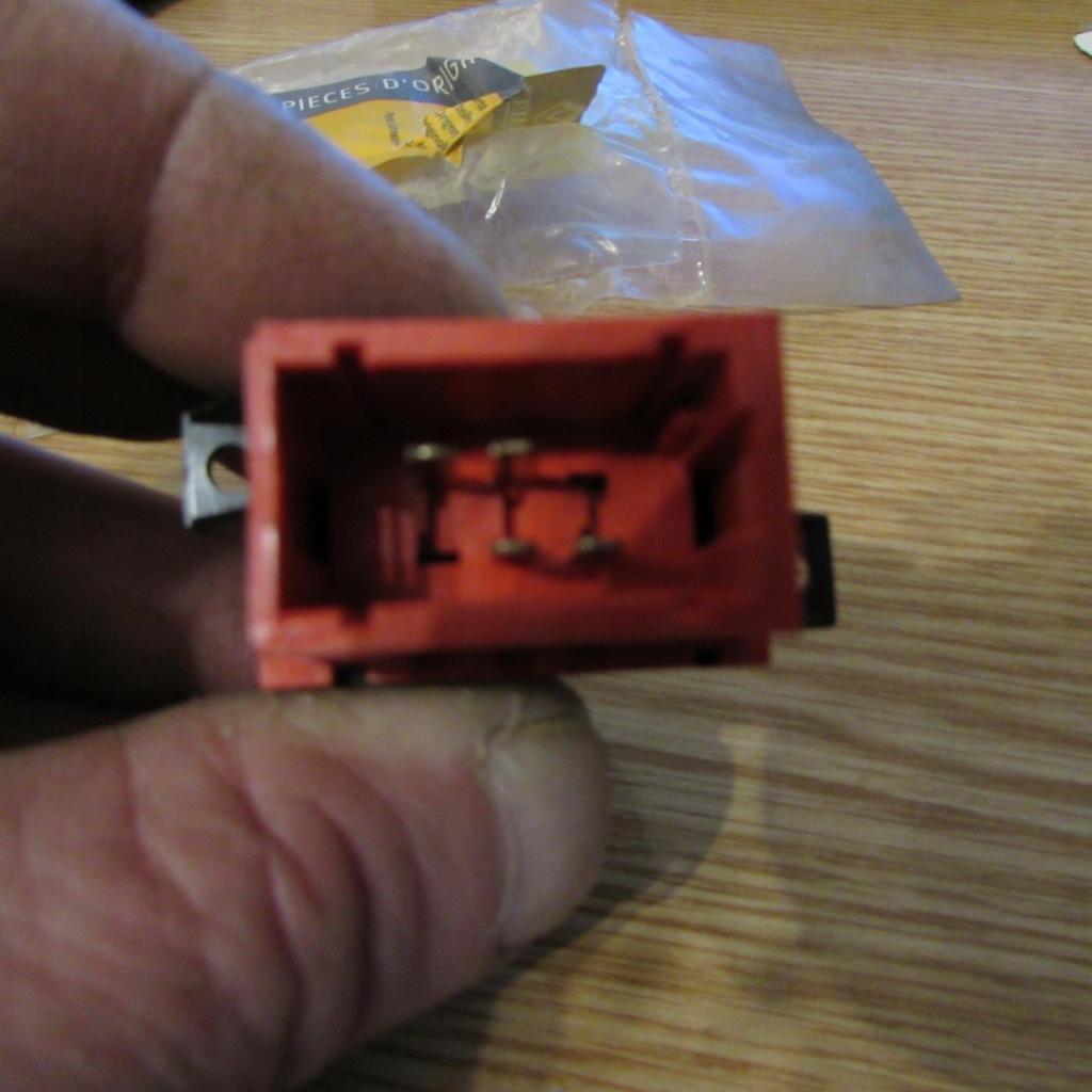 фото №3, Кнопка відкривання дах renault megane i