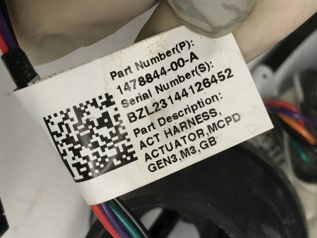 Крышка заливной топлива задний  tesla model 3 150551400d Киев