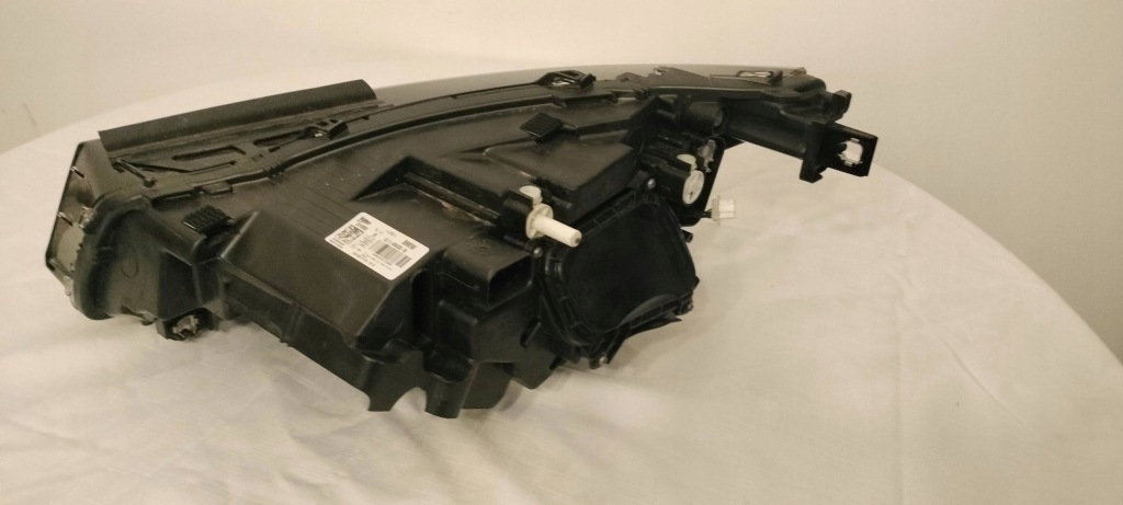 фото №3, Bmw i3 lci lift лампа full led права перед 8494338 eu