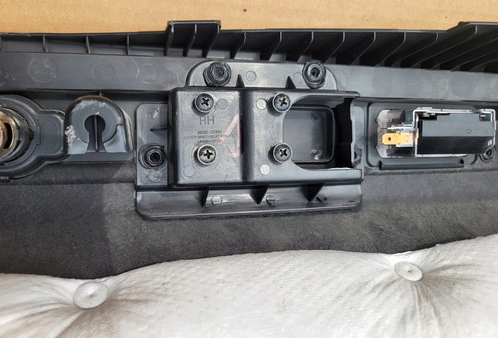 фото №12, Обшивка обивка багажника правый hyundai i40 kombi 85741-3z000 85744-3z006