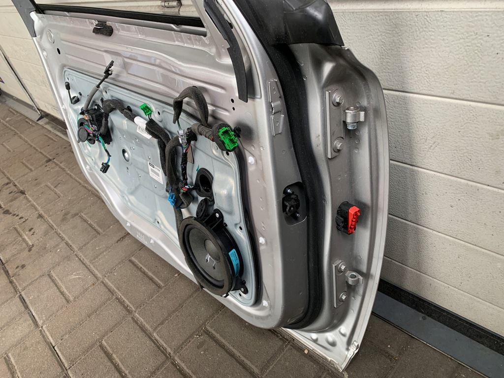 фото №8, Дверь левая передние volvo v70 iii полный