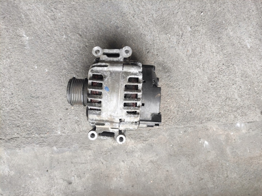 фото №1, Skoda superb 3 iii fl 2.0 fsi 200kw 2020 r генератор 06k903015b