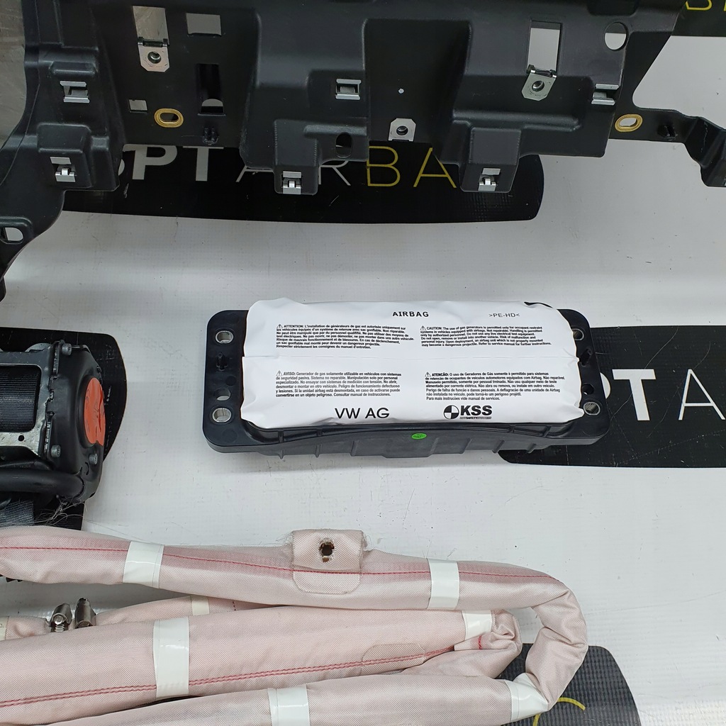 фото №10, Porsche macan приборная панель консоль приборная панель подушки безопасности подушка безопасности ремни stare возврат