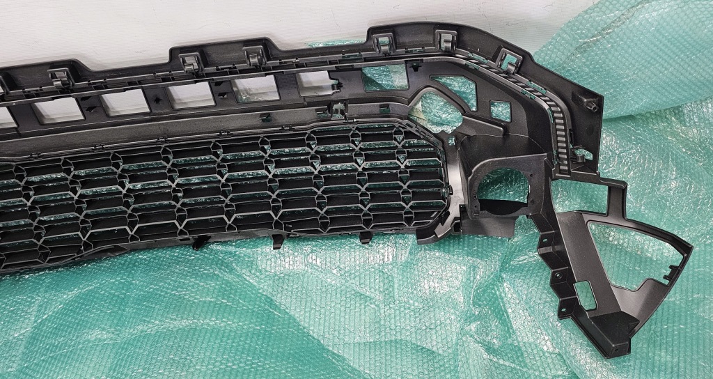 Новая оригинальная решётка бампера перед dacia duster 3 2024- 620263520r Киев