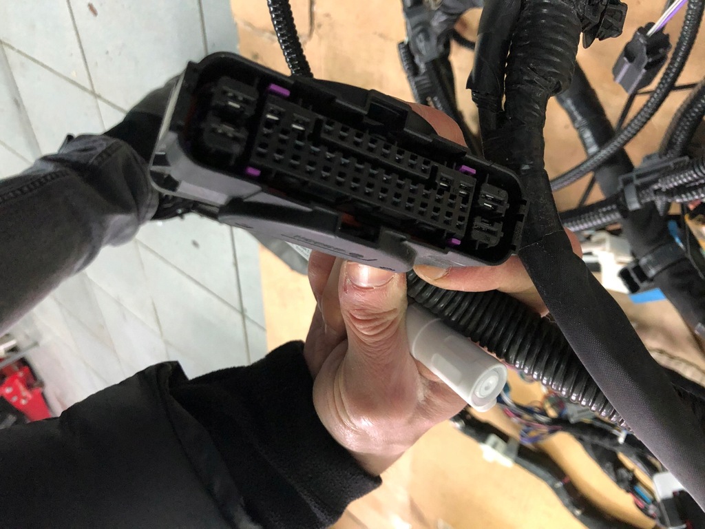 фото №7, Toyota yaris iv электропроводка жгут отсек двигателя