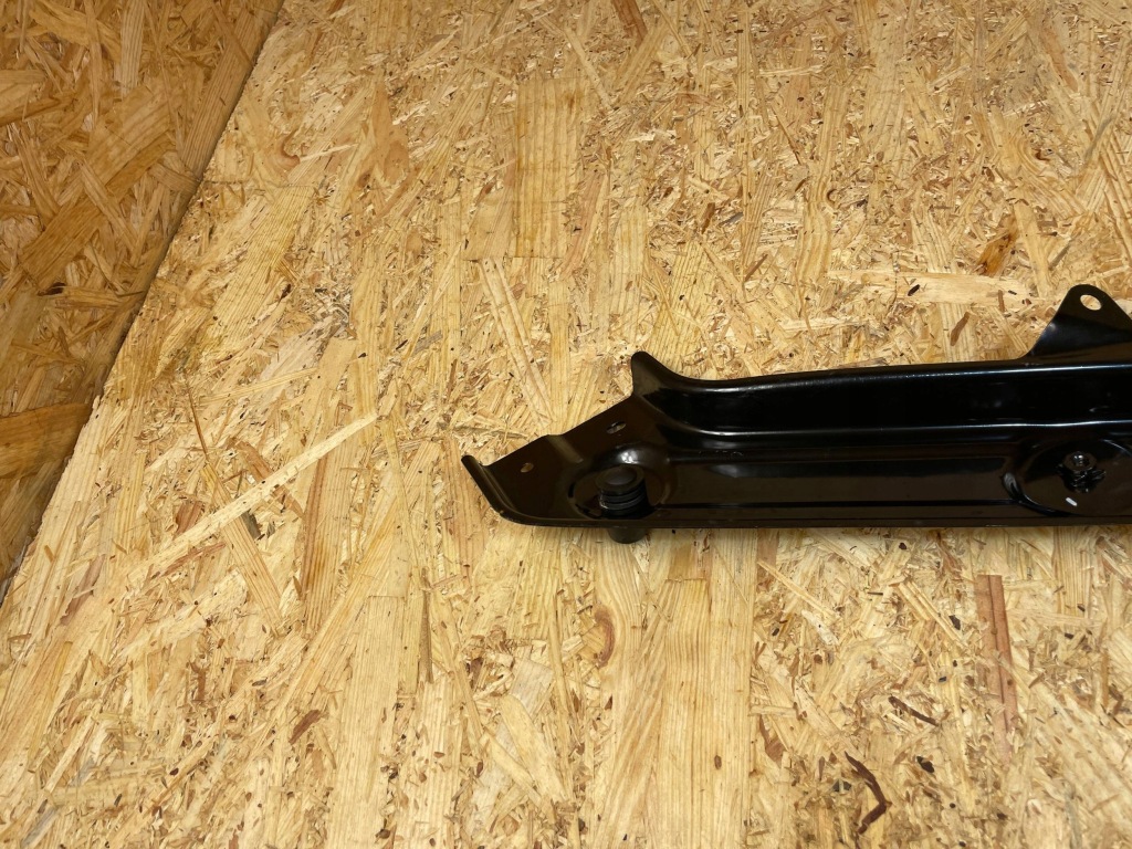 Кронштейн кронштейн лампи поперечина перед правий mg 3 mg3 10223185 Київ