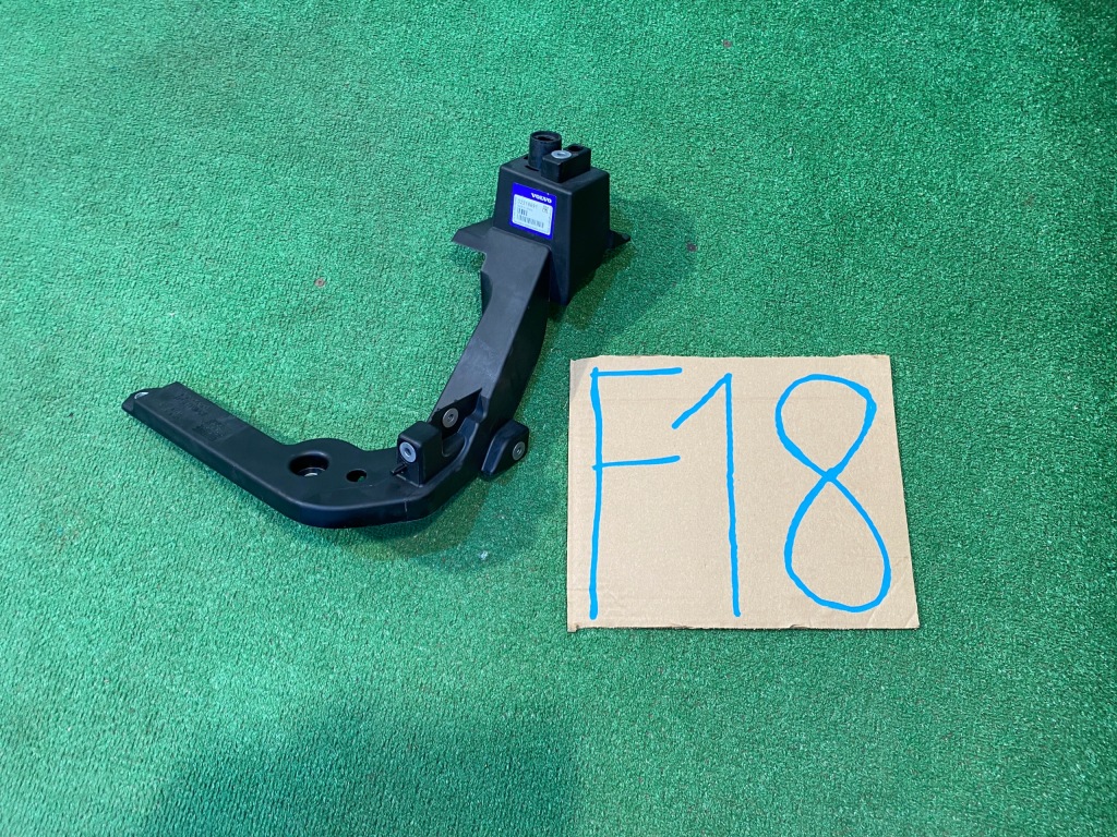 фото №11, Volvo xc40 кронштейн кронштейн крыла левый перед pzredni 32318691