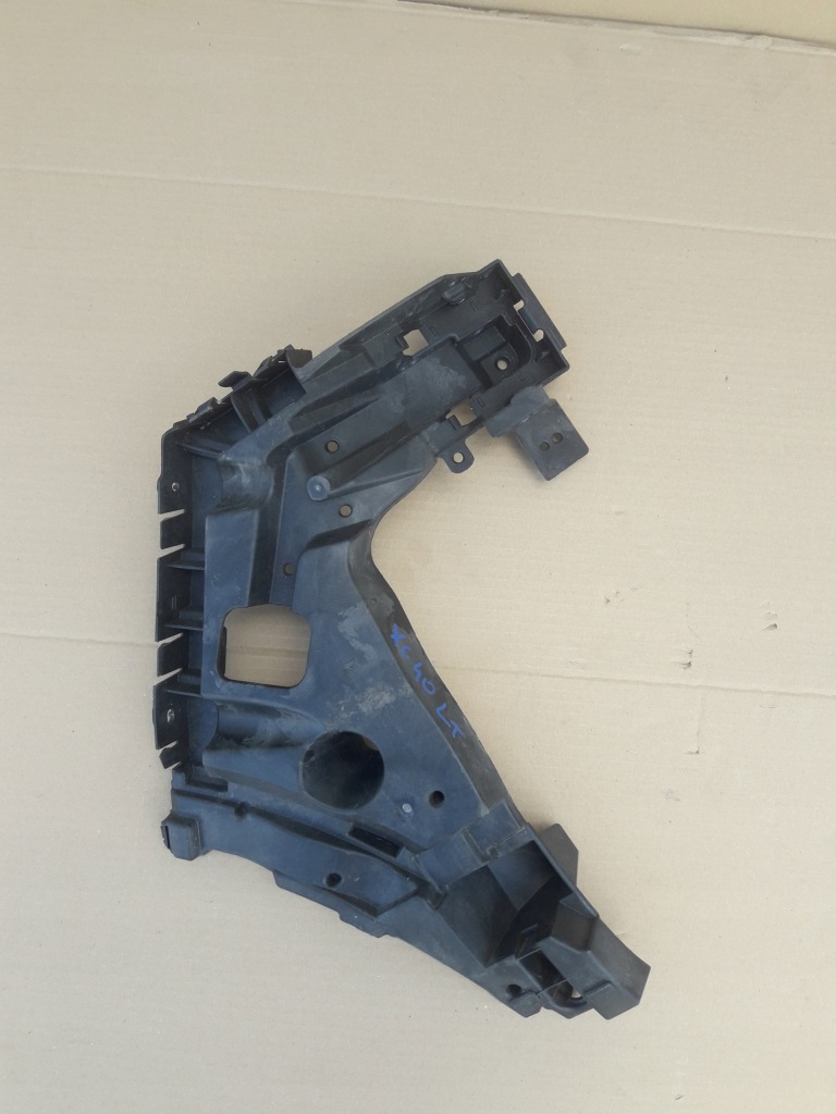 фото №1, Volvo xc40 направляющая бампера левый задняя кронштейн