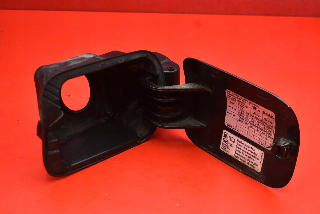 фото №8, Кришка заливної пального czarna 3t5010677f skoda superb 2 ii 08-13