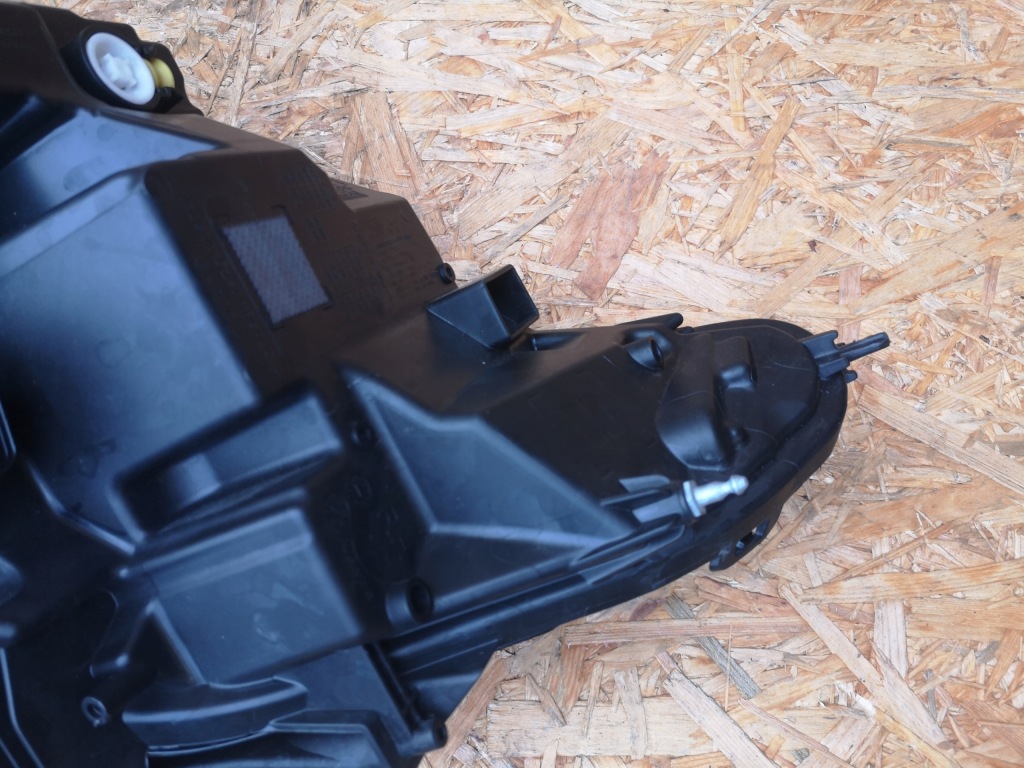 Купить Discovery sport рестайлинг  фара правый перед led lk72-13w029-bc европа