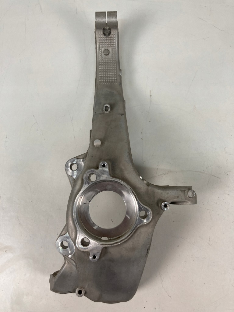 Купить Поворотный кулак правая передняя tesla y