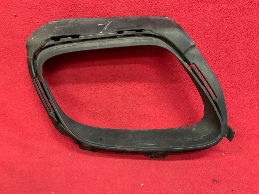 фото №1, Рамка решётка выхлоп правая porsche panamera 971 cała 971807952a