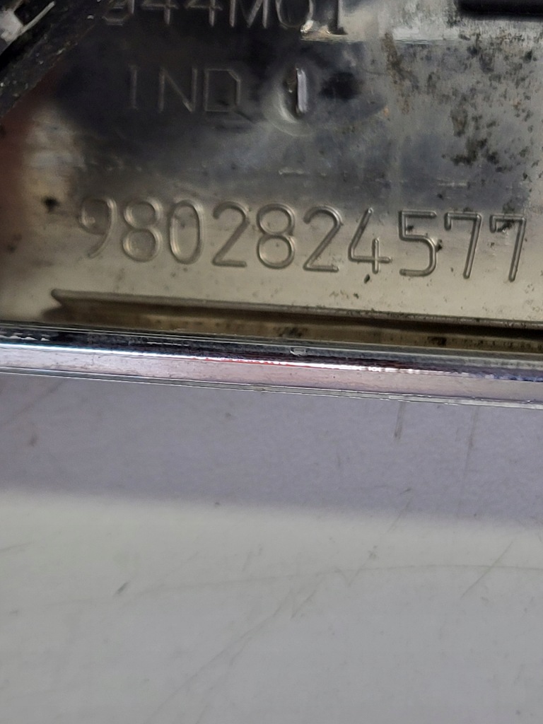 Молдинг накладка крыла левый перед citroen ds5 11-15 хром 9802824577 Цена