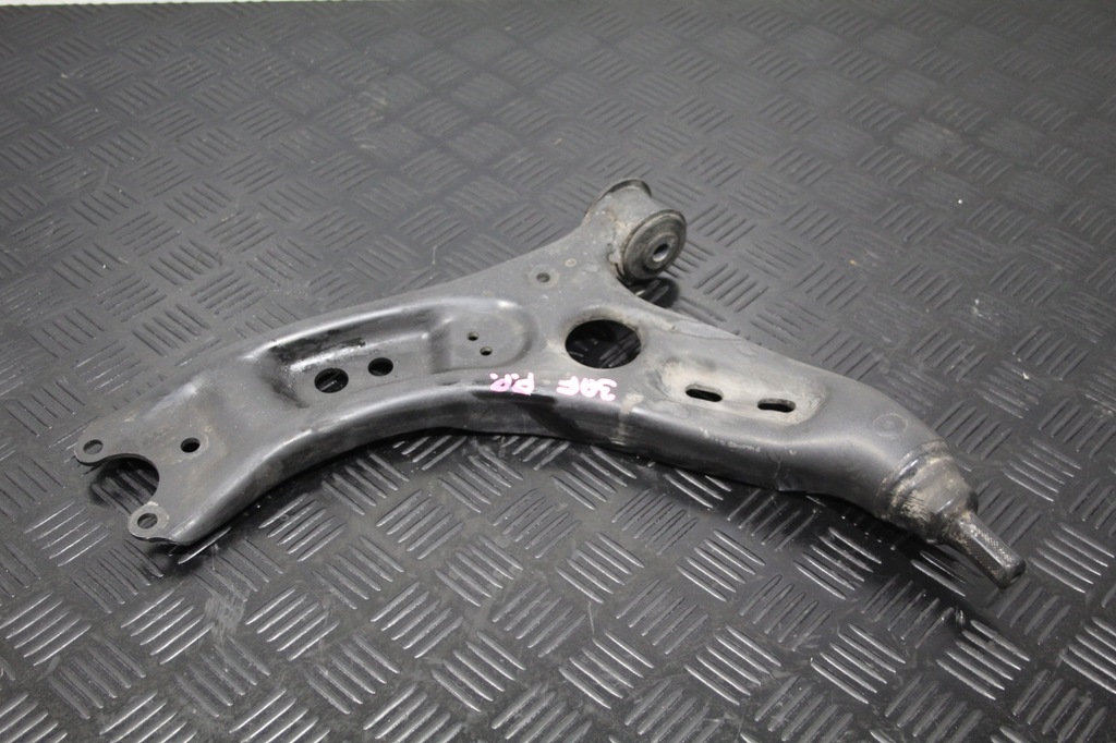 фото №1, Рычаг правый перед vw passat b7 3aa