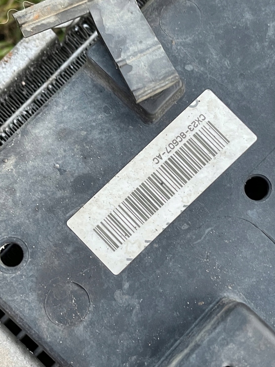 фото №9, Pas передній комплект радіатор вентилятор радіатор jaguar xf lift 2.2 x250