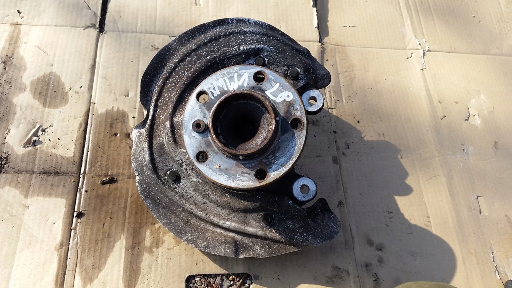 фото №1, Поворотный кулак левый перед 6792285 bmw 1 f20 f21