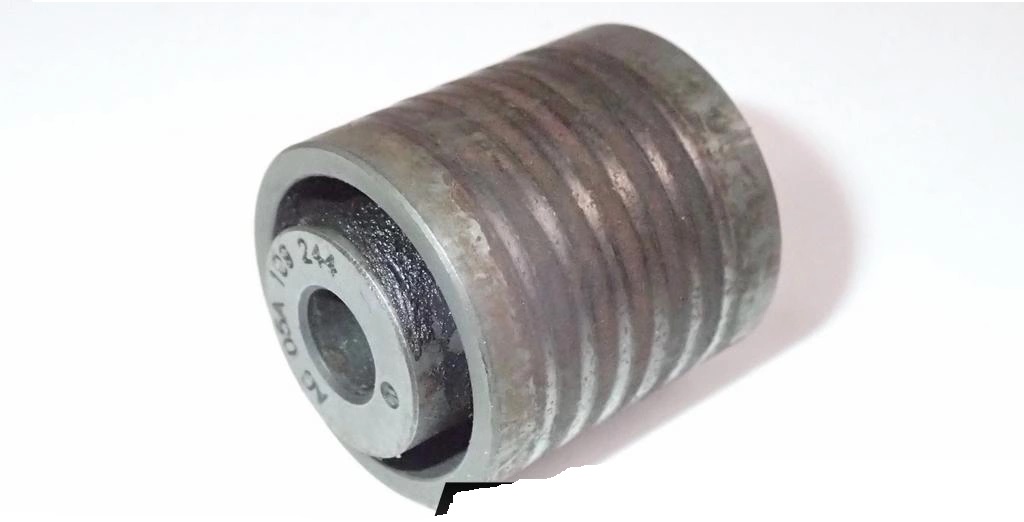 фото №1, Ролик ремень клиновой 05a109244 audi q7 4l