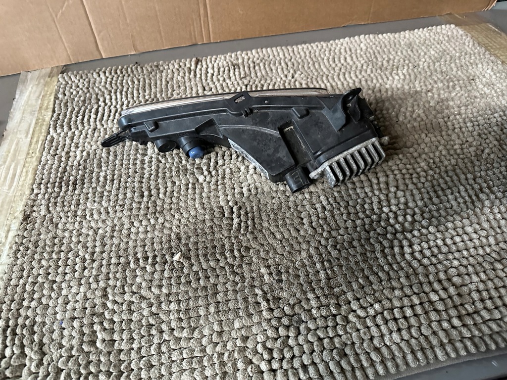 фото №6, Bmw i3 lift 17-22 права лампа протитуманна фара drl оригінальна