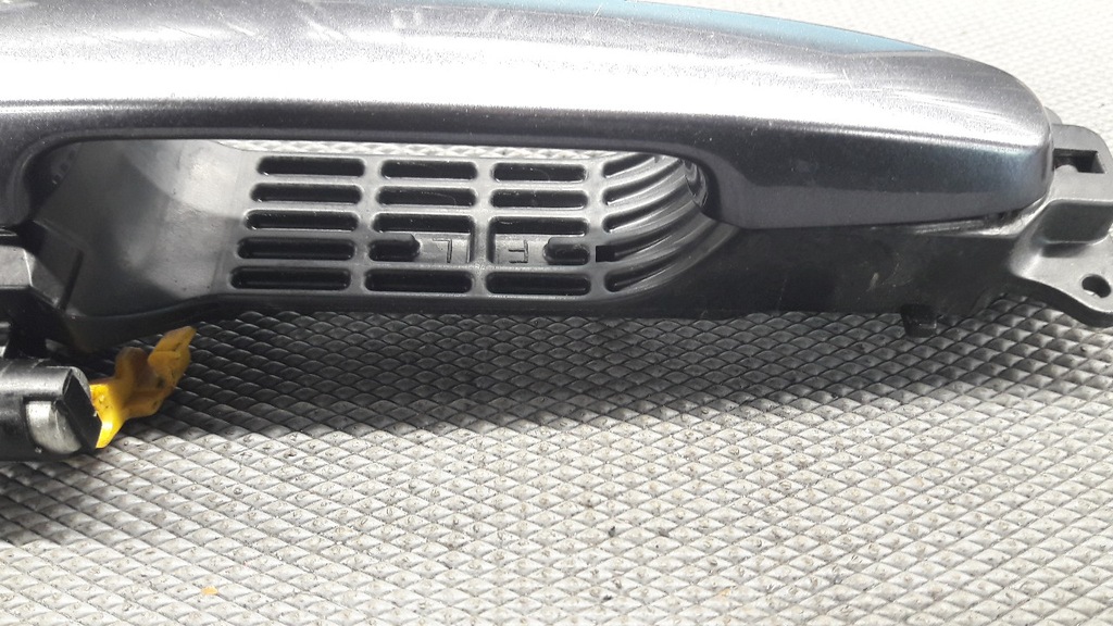 фото №8, Ручка дверь левый перед toyota auris i серебристый