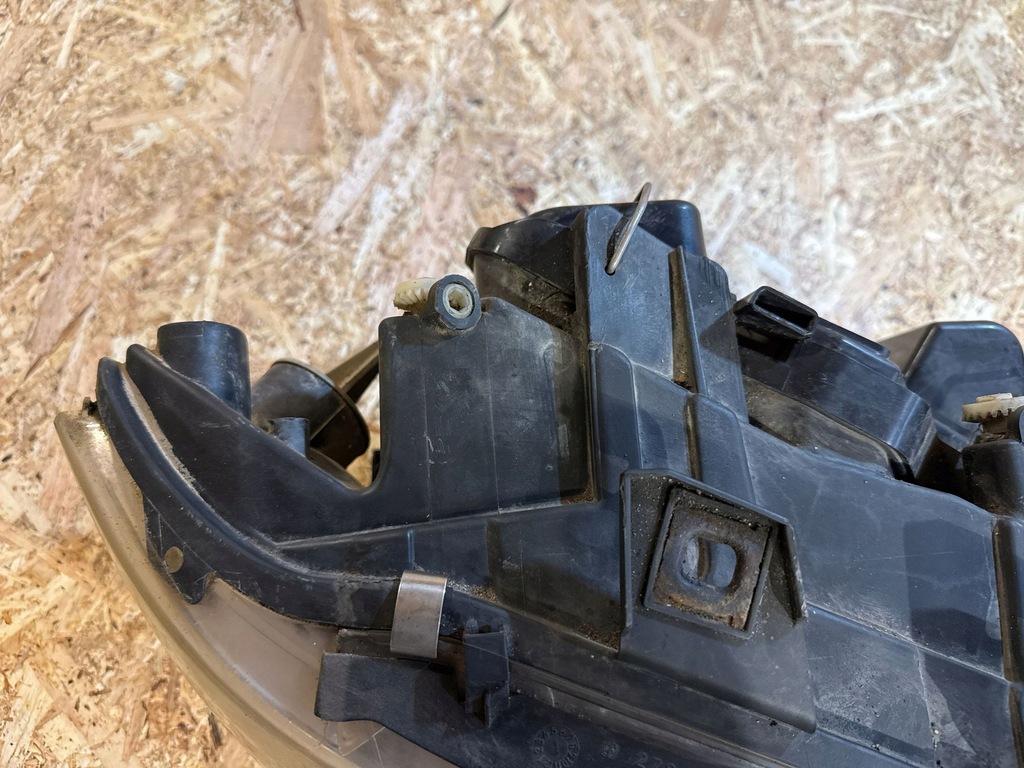 фото №8, Audi a6 s6 c5 4b 1998 перед сторона правая лампа передняя