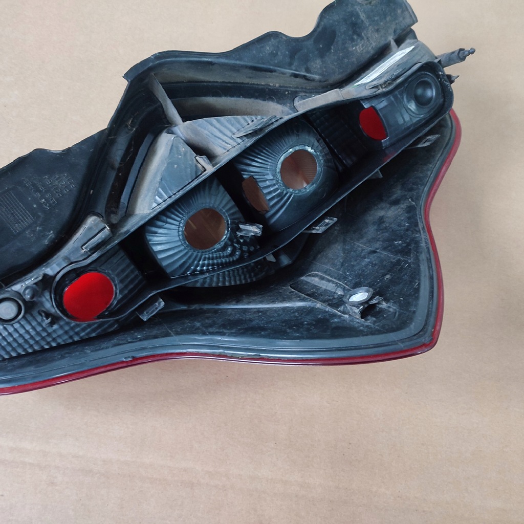 фото №9, Лампа правий задня dacia lodgy 265502184r