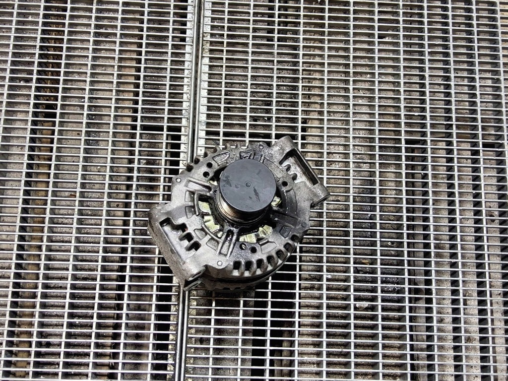 Купити Peugeot partner 2014 генератор