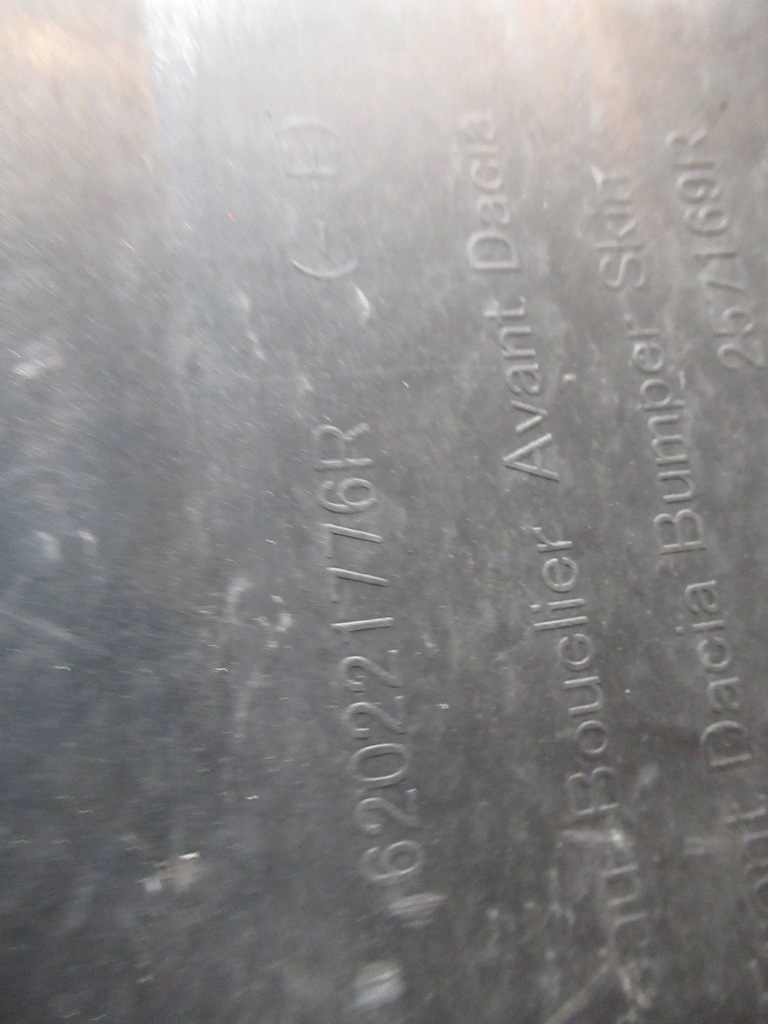 фото №9, Бампер перед 620221776r dacia duster 17-