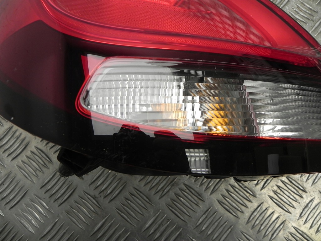 фото №7, Лампы задние citroën c1 ii 2021 с левый 815600h162