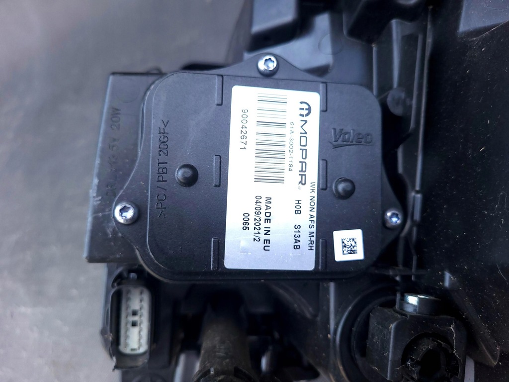 фото №9, Jeep grand cherokee wk2 13- лампа перед права