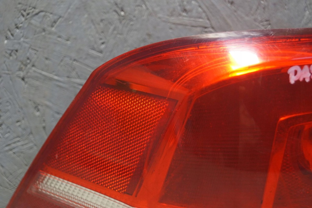 фото №6, Vw passat b7 sedan лампа prwy задняя s2094
