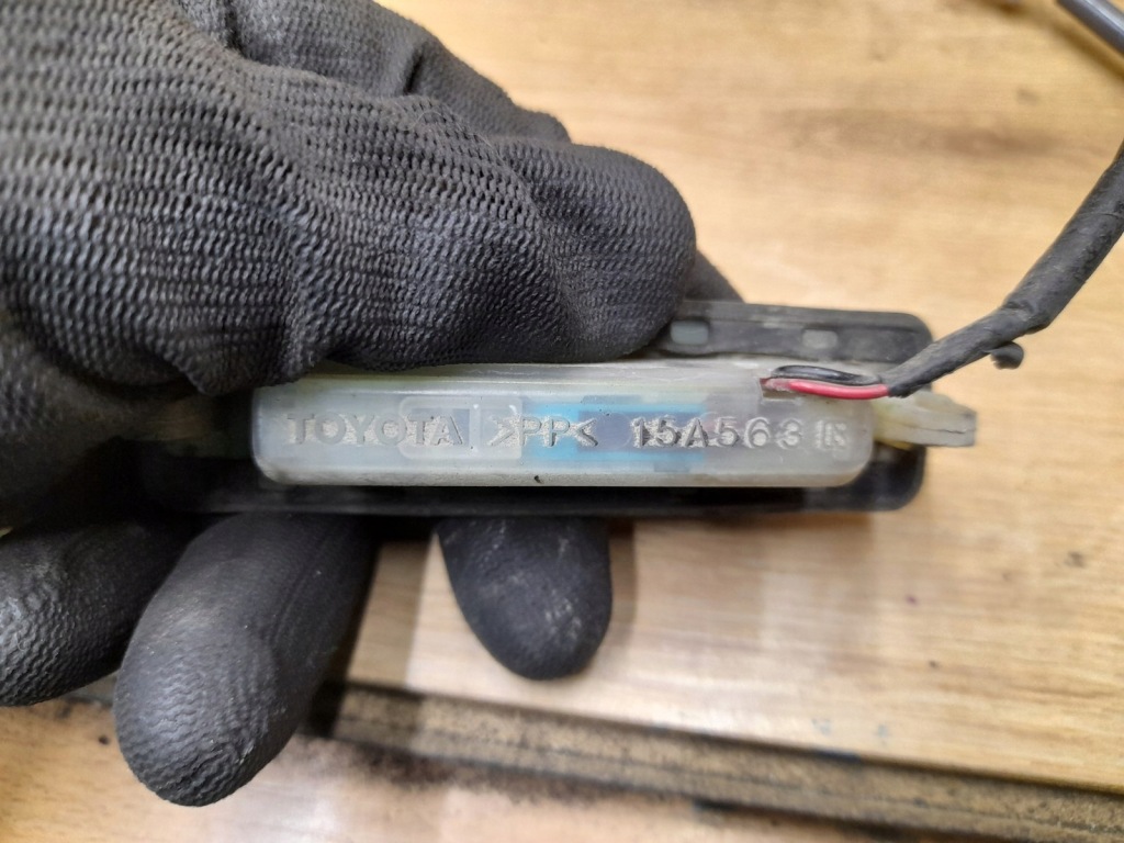 фото №2, Ручка мікровимикач кришки задня toyota verso