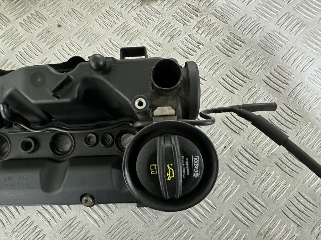 Skoda fabia iii 1.4 tdi cut крышка клапанов 04b103469k Киев