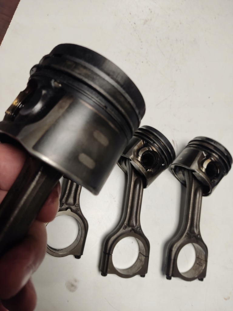 Поршень шатун 1.6 ehdi peugeot citroen ford 1607373680 1628566280 Недорого