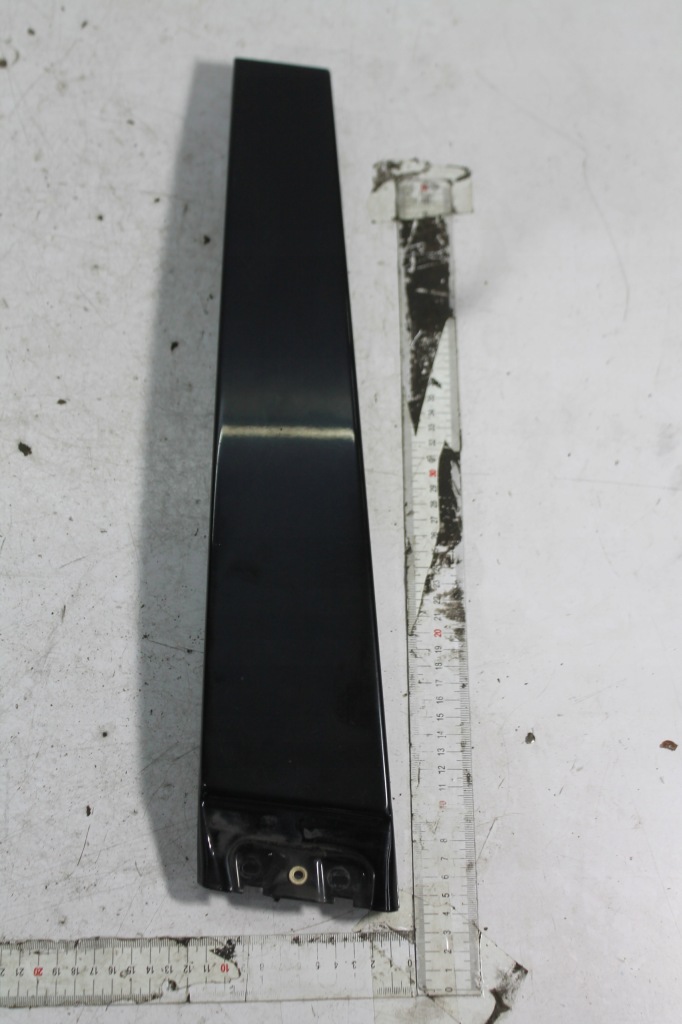 фото №1, Молдинг стійка права 7l6853318d vw touareg 7l 02-10