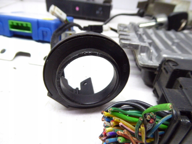 фото №9, Volvo s40 v40 lift 00-04 набір стартовий бортовий комп'ютер замок запалювання ключ 1.8 16v