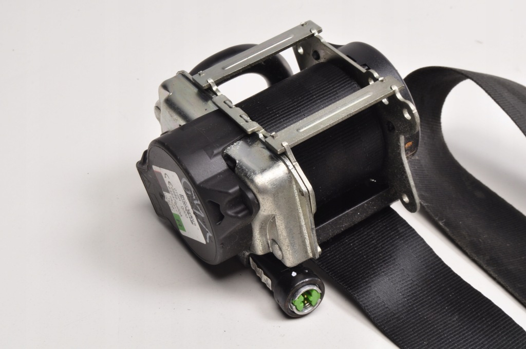 Volvo v40 2 ремень безопасности правый  перед передний 31484536 Недорого