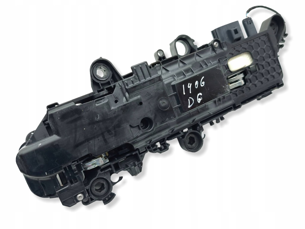 Купить Land rover range rover sport l461 ручка наружная задняя 2025 m8e226600af