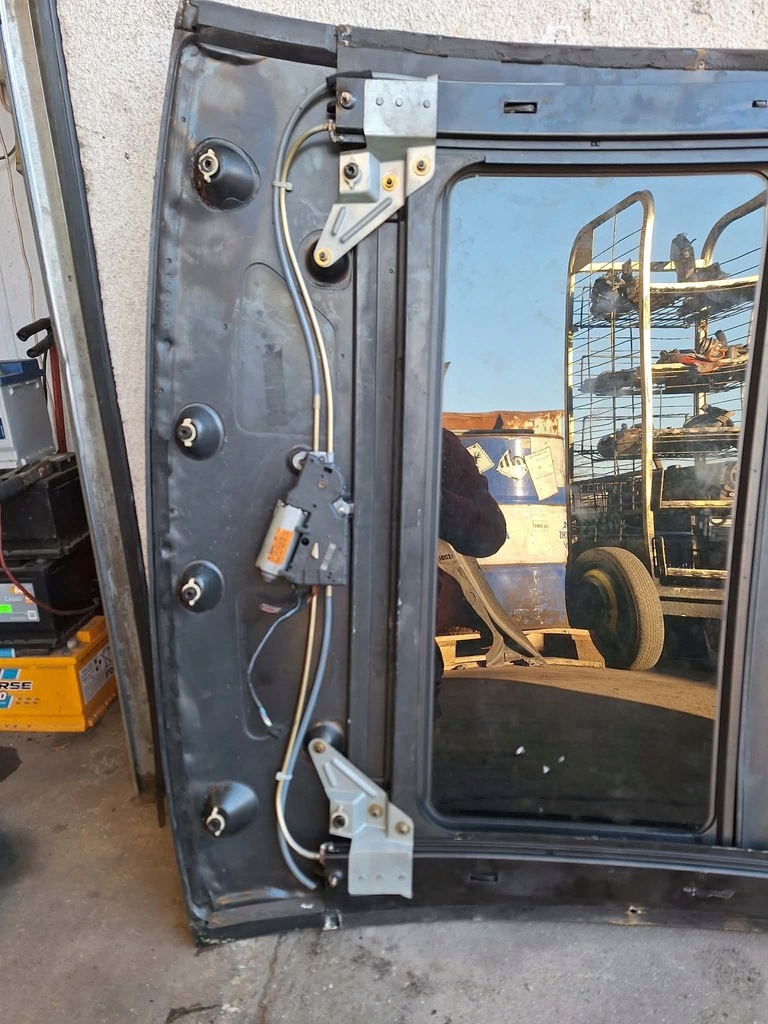 фото №1, Audi a2 моторчик люк 8z0959591