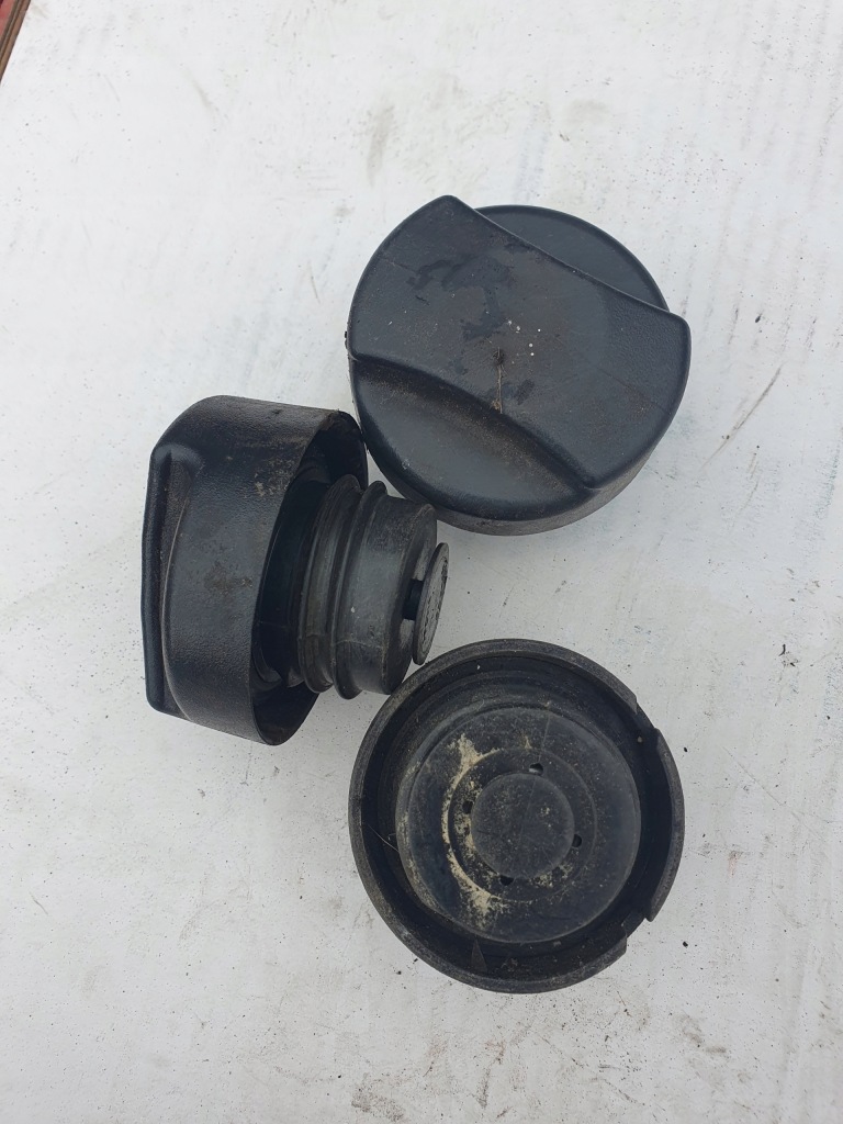 Крышка заливной бака топлива opel zafira b z157 серебристая Киев