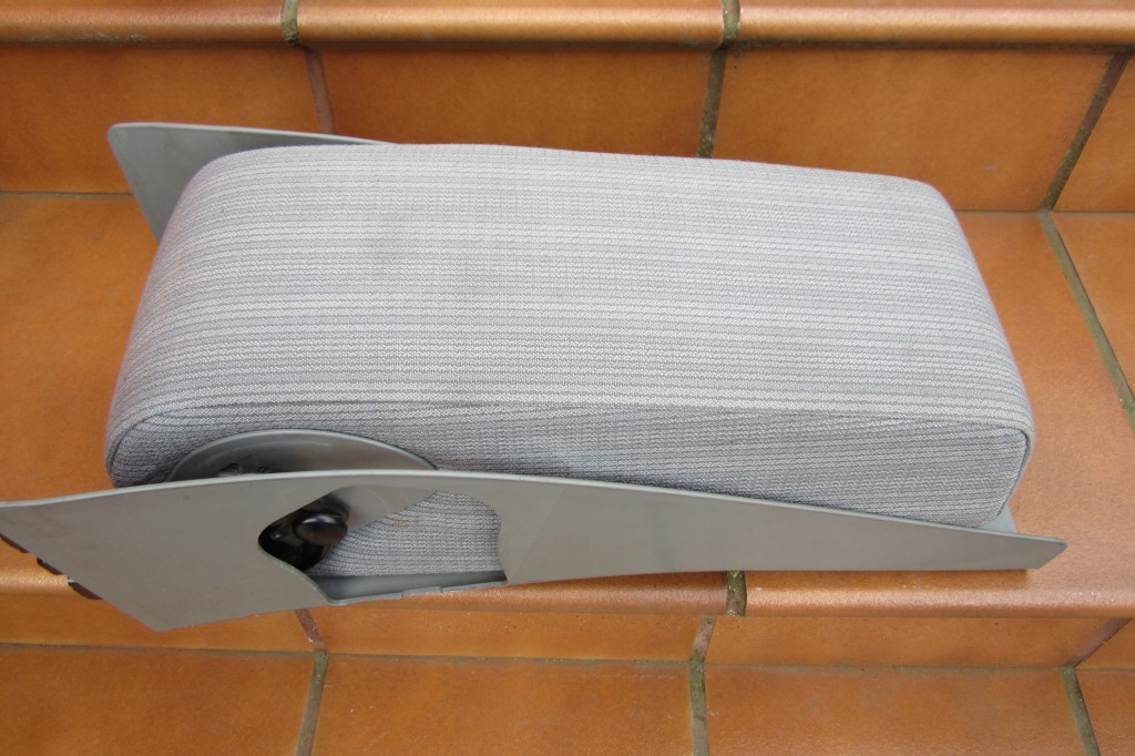 Mercedes w124 e coupe подлокотник сиденье задний Оригинал