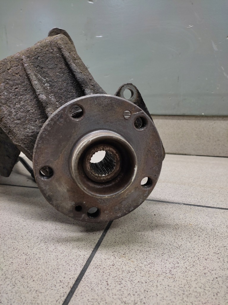 фото №2, Renault scenic rx 2.0 поворотный кулак ступица правая задняя