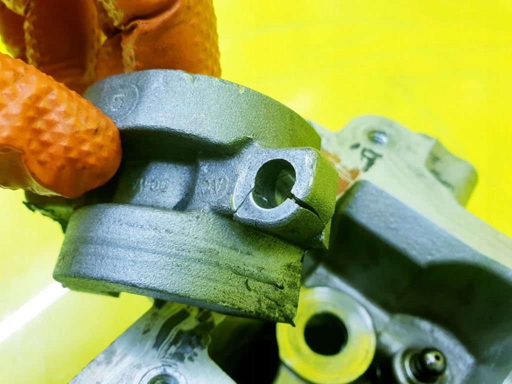 фото №8, Головка двигателя левая jaguar xj xf range rover 2.7 276dt 4r8q6c064ae