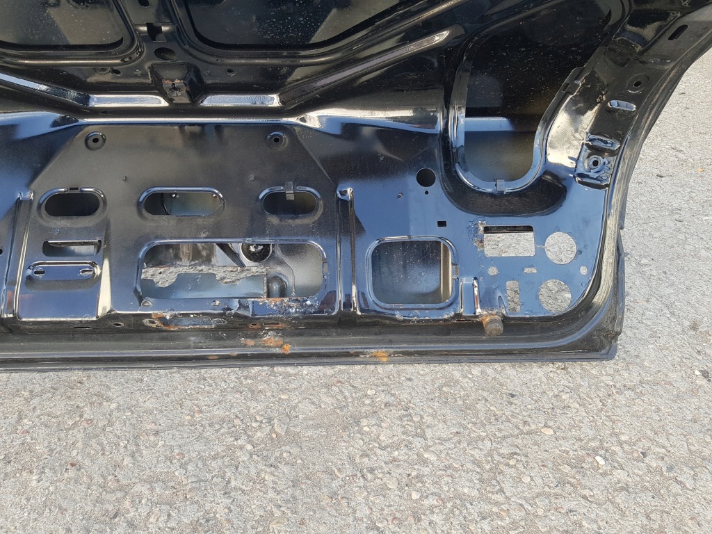 Крышка багажника крышка багажника задний  schwarz bmw e34 sedan Киев