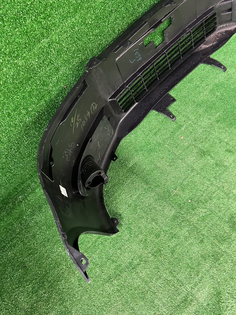 фото №6, Toyota avenosi verso бампер перед передний