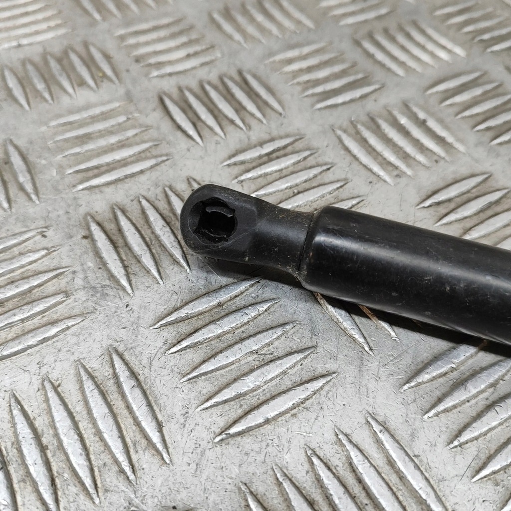 фото №6, Honda civic x 2018 права сторона амортизатор кришки задній багажника