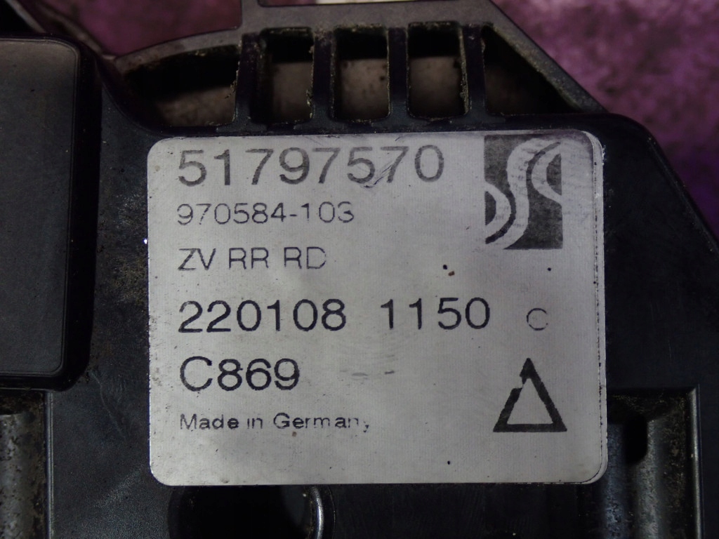 фото №9, Fiat grande punto hb 5d 05-10 замок задняя правый 51797570 6 pin