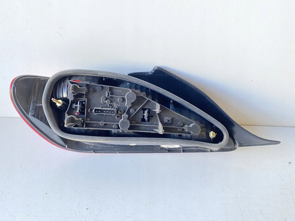 фото №15, Peugeot 406 i coupe 99-04r лампа задняя задняя правая оригинал valeo 2289d